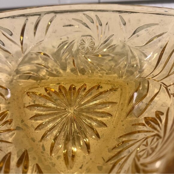 Vintage HAZEL ATLAS Triangular Amber Cut Glass Bowl Serving Dish Pinwheel - Picture 11 of 12